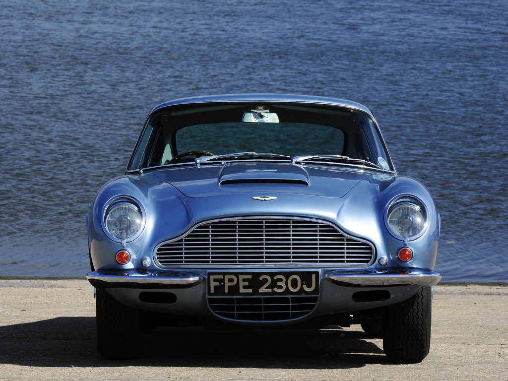 Aston Martin DB6 Mark II